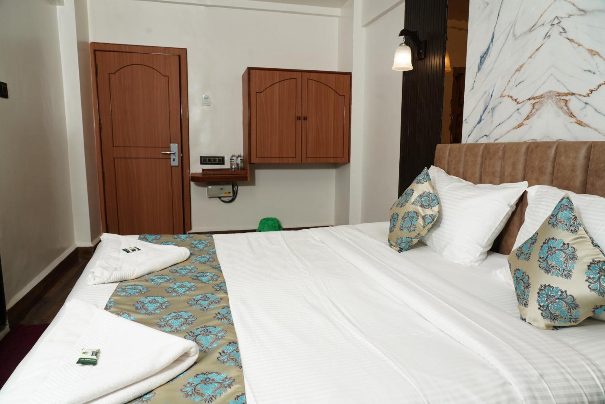 Apartment Padma Krishna