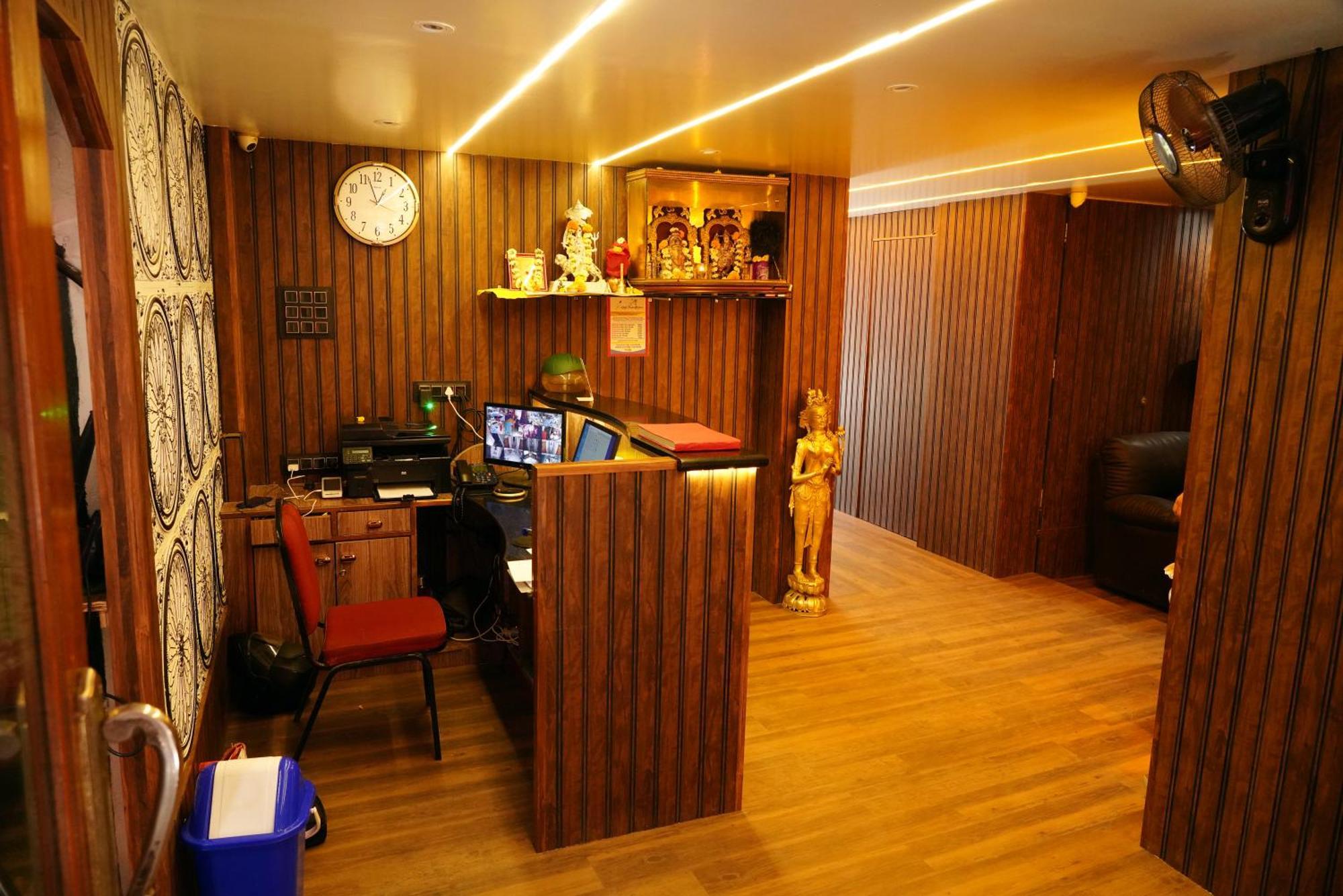 Apartment Padma Krishna