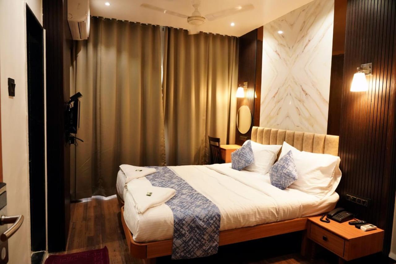 Apartment Padma Krishna *